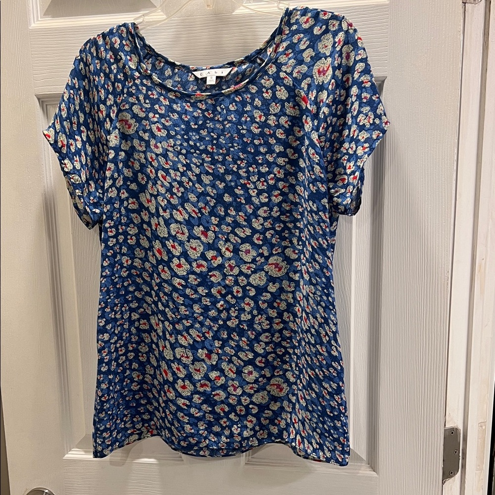 CAbi Blue Floral Short Sleeve Tee with Cream Red and Purple Accents